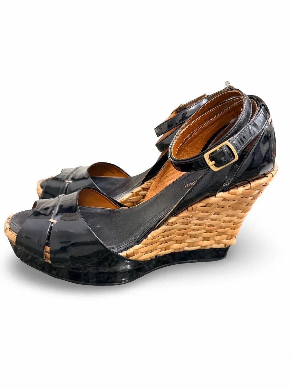 BCBGMAXAZRIA Ma-Dades Black Patent Leather Bamboo Wedge Sandals - Size 8 (EUC)